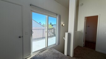 5027 Guava Ave, Unit 203 in La Mesa, CA - Building Photo
