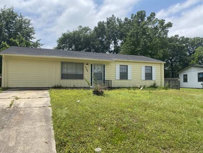property at 3306 Daffodil Dr