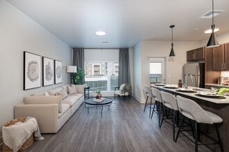 The Avante in Wichita, KS - Building Photo - Building Photo