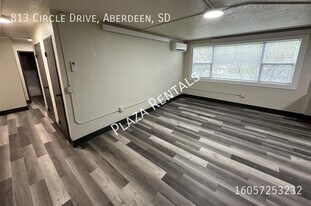 1020 N 2nd St in Aberdeen, SD - Building Photo