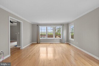 20303 Marketree Pl in Gaithersburg, MD - Building Photo - Building Photo
