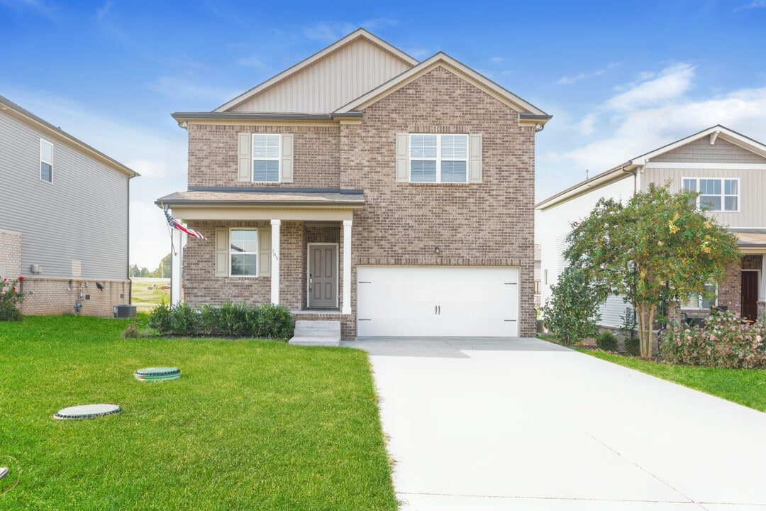 105 Davenport Dr in Murfreesboro, TN - Building Photo