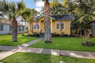 4823 Fannin Dr in Galveston, TX - Building Photo - Building Photo