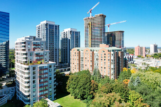 Turnberry Court in Toronto, ON - Building Photo - Building Photo