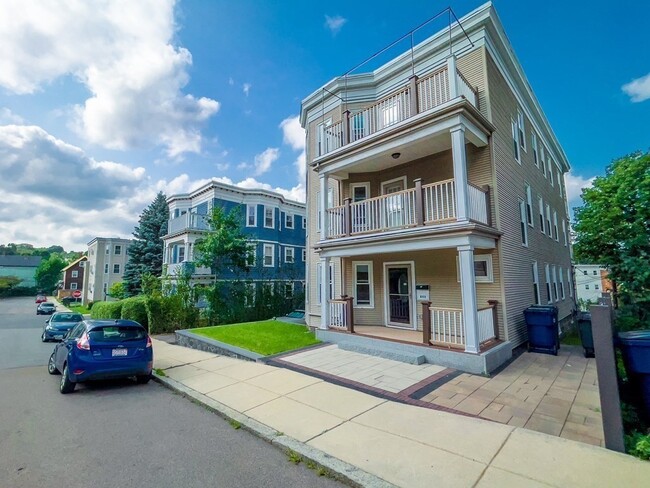 24 Montvale St in Boston, MA - Building Photo - Building Photo