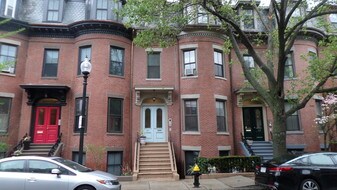100 E Brookline St, Unit 2 in Boston, MA - Building Photo