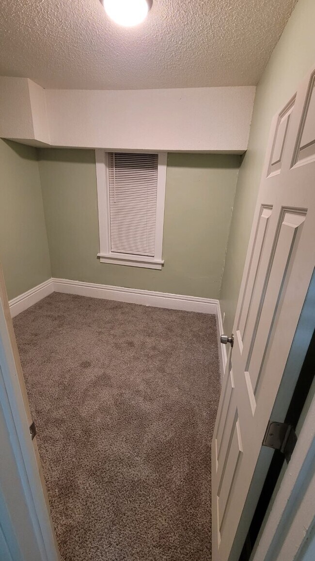 126 W William St, Unit 2 in Albert Lea, MN - Building Photo - Building Photo