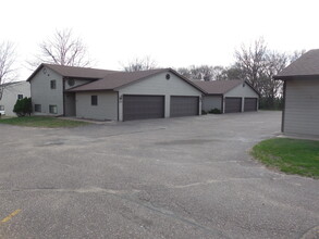 Autumn Ridge Townhomes in Eau Claire, WI - Foto de edificio - Building Photo