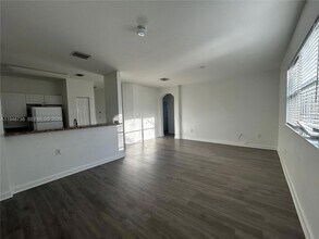 1720 NE 33rd Ave, Unit 2015 in Homestead, FL - Foto de edificio - Building Photo