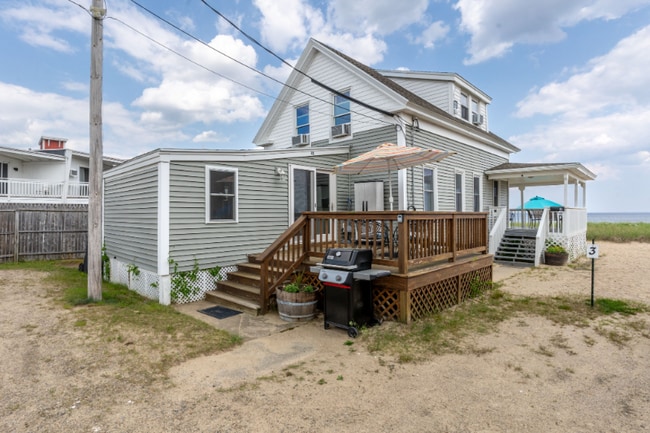 4 Traynor St in Old Orchard Beach, ME - Building Photo - Building Photo