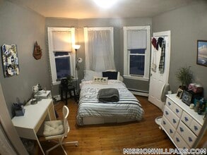 168 Hillside St in Boston, MA - Foto de edificio - Building Photo