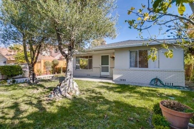 property at 2141 Valparaiso Ave