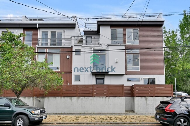 property at 1706 E Marion St