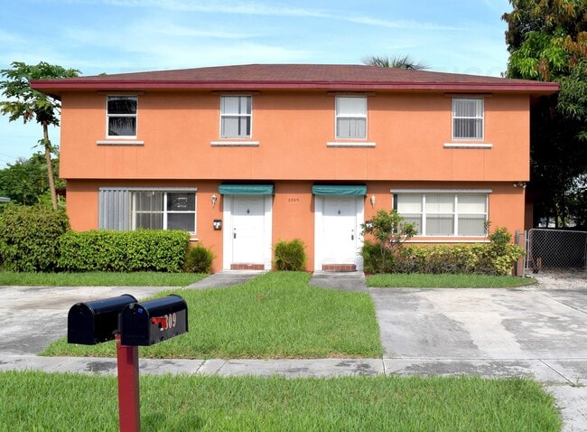 property at 2309 SE 2nd St