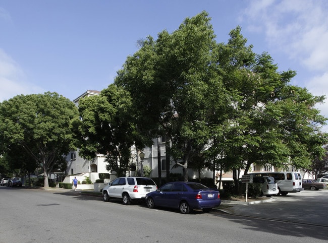 Klimpel Manor in Fullerton, CA - Foto de edificio - Building Photo