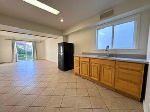 1315 Skyline Dr, Unit 1315A in Daly City, CA - Building Photo - Building Photo
