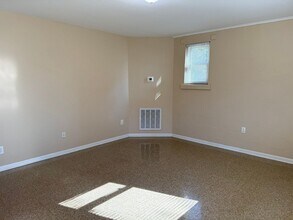 5200 John Hall Rd in Knoxville, TN - Building Photo - Building Photo