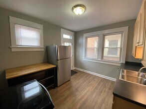 2355 Summit St in Columbus, OH - Building Photo - Building Photo