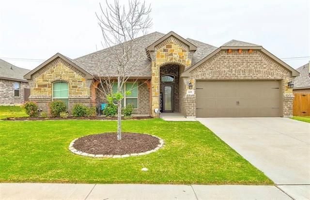 608 Hummingbird Trail in Crowley, TX - Building Photo