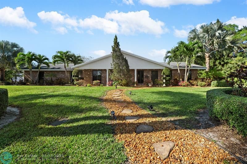 4501 Briarcliff Ln in Coconut Creek, FL - Building Photo