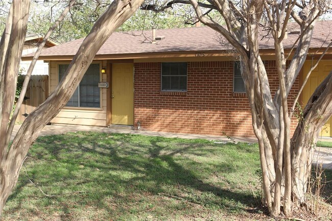 1705 Walnut St in Georgetown, TX - Foto de edificio - Building Photo