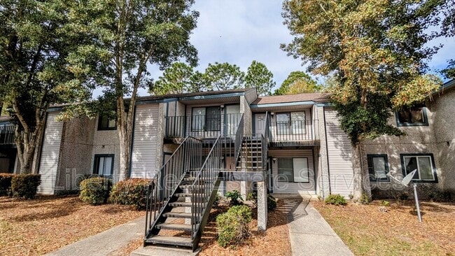 property at 910 Brett Dr