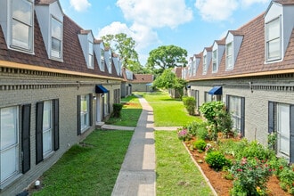 The Ellis Apartments in Houston, TX - Foto de edificio - Building Photo