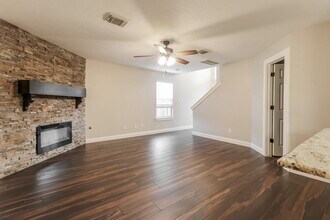 18400 Sunrise Pines Dr in Montgomery, TX - Building Photo - Building Photo