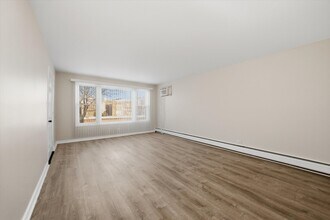 6135 W 79th St in Burbank, IL - Building Photo - Building Photo