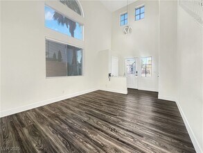 9641 Windborne Ave in Las Vegas, NV - Building Photo - Building Photo