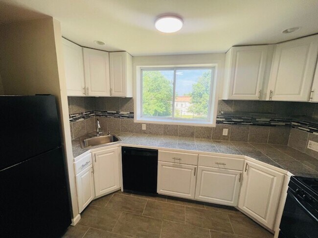 179 9th St-Unit -Apt 2 in Troy, NY - Building Photo - Building Photo