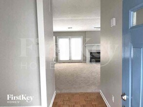 3300 Dunfield Ct in Charlotte, NC - Foto de edificio - Building Photo