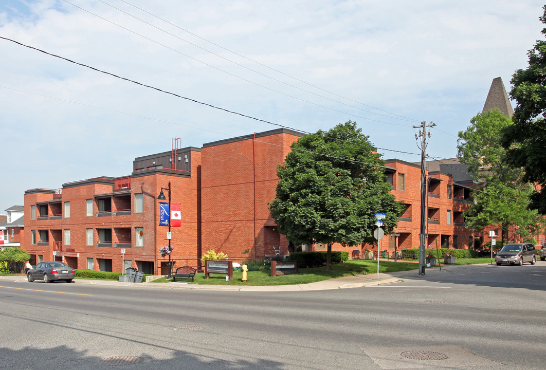 Trinity Manor in Uxbridge, ON - Building Photo