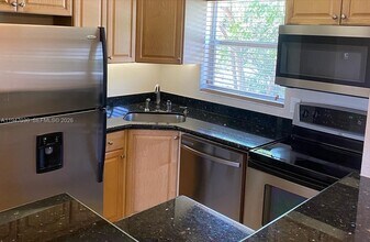 744 NE 14th Ave in Fort Lauderdale, FL - Building Photo - Building Photo