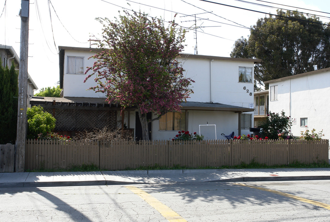 628 Oakside Ave in Redwood City, CA - Building Photo