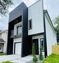 7203 Weyburn St in Houston, TX - Building Photo