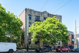 7006 Woodside Ave in Woodside, NY - Building Photo - Building Photo