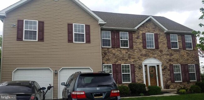 1074 Grayson Dr in Souderton, PA - Building Photo - Building Photo