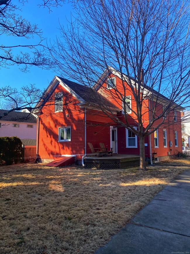 111 Elm St in Stonington, CT - Building Photo - Building Photo