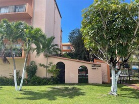 1950 W 54th St in Hialeah, FL - Building Photo