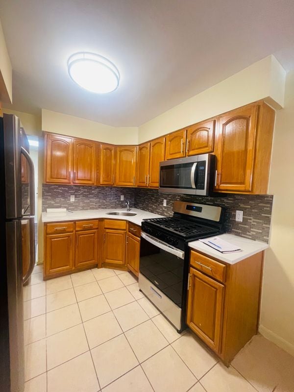 property at 1072 E 85th St