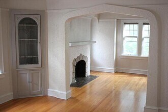 1614 E Newton Ave in Shorewood, WI - Building Photo - Building Photo