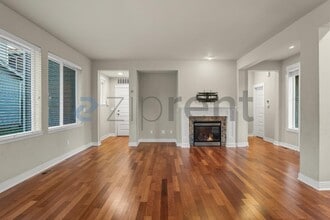 18232-18236 36 Ave SE in Bothell, WA - Foto de edificio - Building Photo