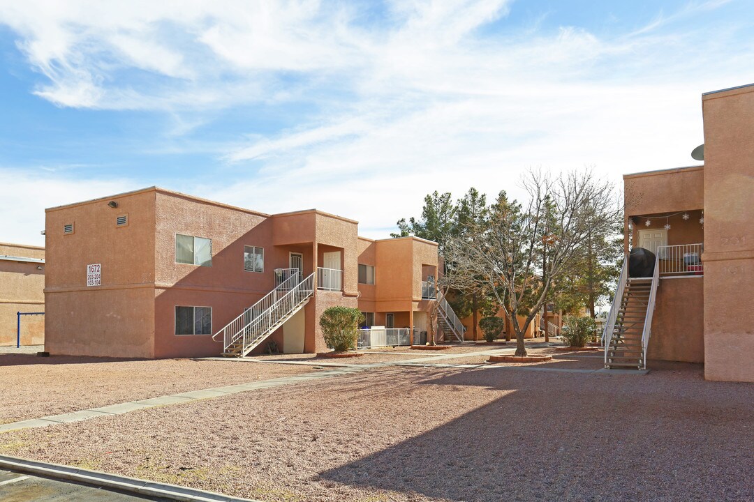 Lamont Square in Las Vegas, NV - Building Photo