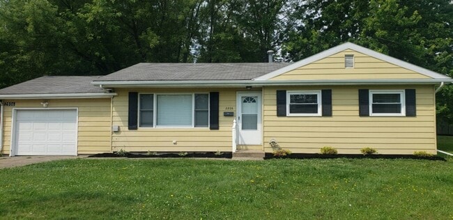 property at 2806 Bainbridge Ave