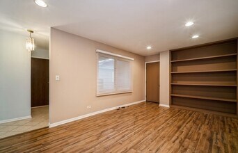 693 Mallard Ln in Deerfield, IL - Building Photo - Building Photo