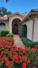 7557 Fairlinks Ct in Sarasota, FL - Foto de edificio - Building Photo