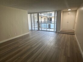 950 N Louise St in Glendale, CA - Building Photo