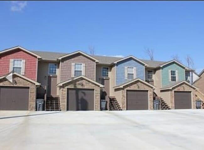 property at 987 S Ash Ridge Dr