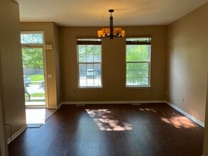 794 Summerfield Dr in Westland, MI - Foto de edificio - Building Photo